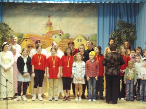 Hraje celá dědina aneb S veselou myslí na nesmysly. - 18.3.2006